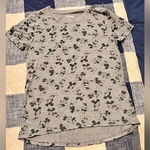 DISNEY Mickey and Minnie T-Shirt Women’s Size Large - Never Worn